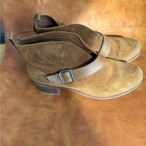 UGG Men's Brown Suede Ankle Boots